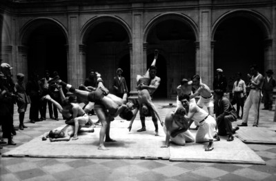 Entrenamiento de lucha libre en la escuela de San Ildefonso