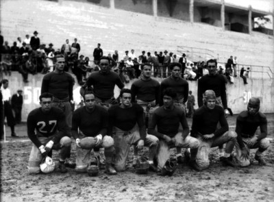 Jugadores de futbol americano, retrato de grupo