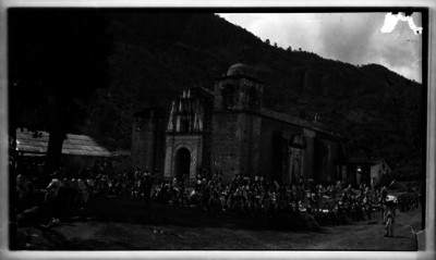 Campamento federal en el atrio de Ixtlán