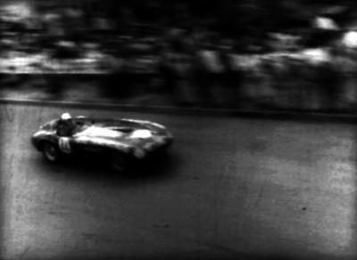 Automóvil de carreras durante una competencia, Still