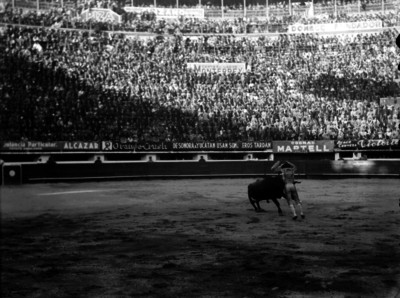 Alberto Balderas coloca banderillas