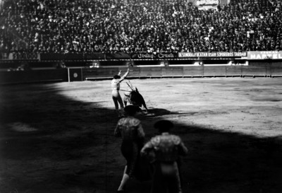 Alberto Balderas pone un par de banderillas