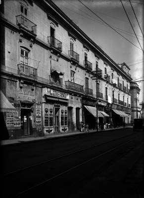 Edificios en la calle del Reloj, hoy calle República de Argentina