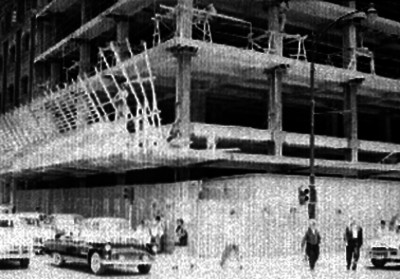 Edificio en construcción entre la calle Humboldt y Av. Juárez de la Ciudad de México, vista parcial