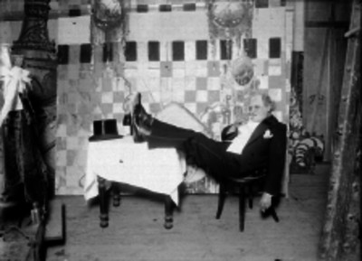 Manuel Taméz en escena de una obra de teatro