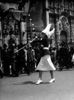 Bastoneras durante un desfile