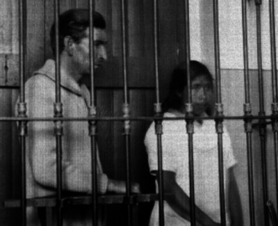 Hombre y mujer de condición humilde en un separo