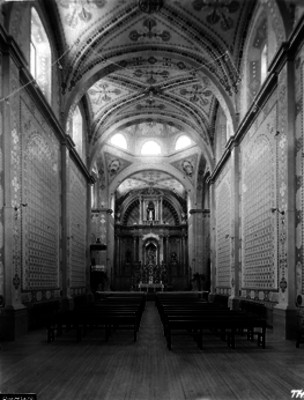 Iglesia de Santo Domingo, Nave principal vista hacia el altar mayor
