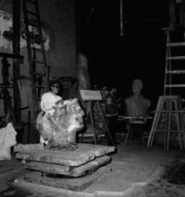 José María Fernández reconstruyendo la parte superior del Ángel de la Independencia