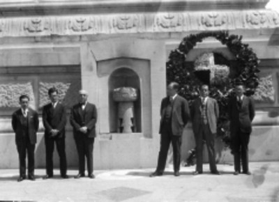 Comisión Nacional de Caminos en la columna de Independencia