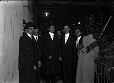 Jesús Acuña, ministro del gobierno de Carranza, y otras personalidades, retrato de grupo