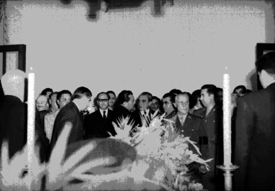 Adolfo Ruíz Cortines y funcionarios en el velorio de Joaquín Amaro