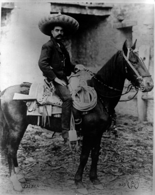 Emiliano Zapata a caballo, fotografía
