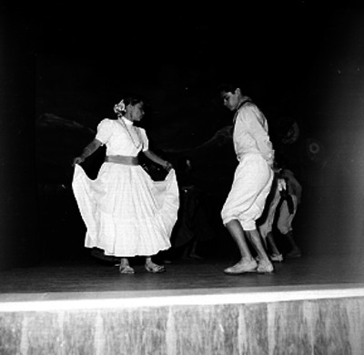 Bailarines de danza mestiza de Oaxaca