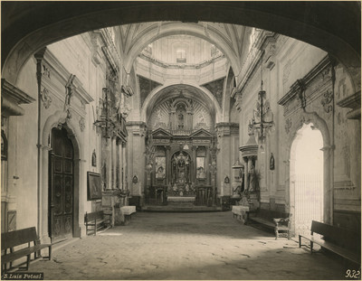 Vista hacia el altar mayor, parroquia de Santiago