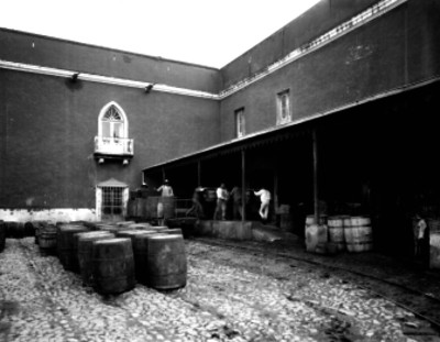 Carga y descarga de barriles en la Hacienda de Tetlapayac