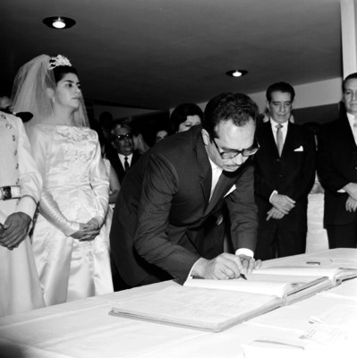 Novios durante su matrimonio civil