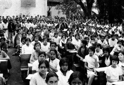 Estudiantes de la secundaria número 6, durante una ceremonia escolar