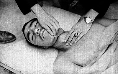 Cádacer examinado por médico forense, relativo al caso Armenta
