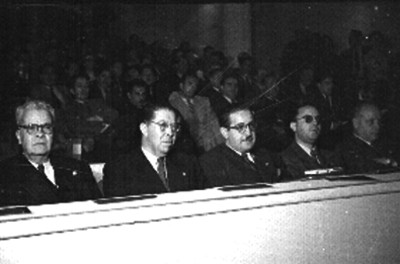 Líderes de la C.T.M. durante una reunión