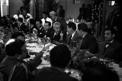Miguel Alemán Valdés durante un banquete con periodistas