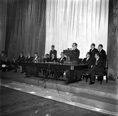Antonio M. Quirasco durante su discurso en ceremonia de cambio de gobernadores