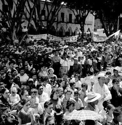 Mitin de apoyo a la candidatura de López Mateos en la plaza de Sayula