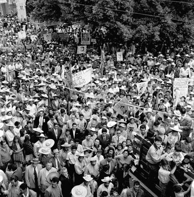 Mitin en apoyo de Adolfo López Mateos, durante su gira electoral por Zamora