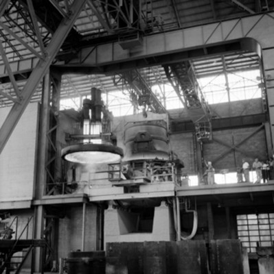 Insatalación industrial visitada por Adolfo López Mateos, durante su gira electoral ór Veracruz