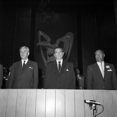 Adolfo López Mateos y Salomón Gónzalez Blanco en la inauguración del congreso de seguridad de IMSS
