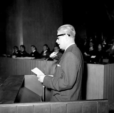Salomón Gónzalez Blanco pronunciando un discurso en la inauguración del congreso de Seguridad Social