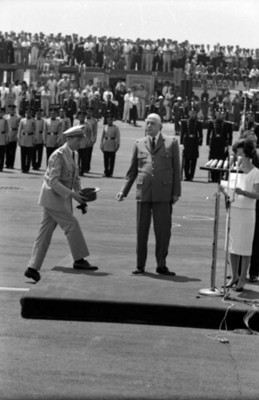 Charles de Gaulle antes de pronunciar un discurso en el aeropuerto de la cd. de México