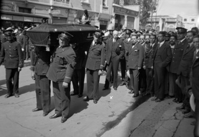 Cortejo fúnebre en el fúneral del jefe de la policía, durante el gobierno de Ortiz Rubio