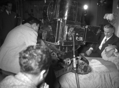 Victor Junco durante la filmación de una película