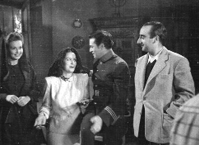 María Félix y Mapy Cortés durante una escena de la película No Basta Ser Charro