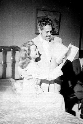 Esther Fernández maquillandose antes de una filmación