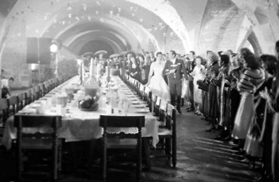 Pedro Armendáriz, María Félix y extras durante escena de la película Canasta de cuentos Mexicanos, en locación