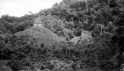 Torre del Palacio y crestería del Templo del Sol, panorámica