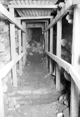 Túnel en la zona arqueológica de Tenayuca, detalle