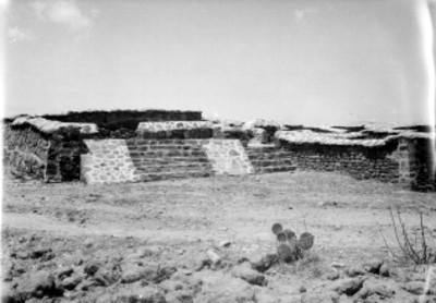 Vista de una escalinata en Calixtlahuaca