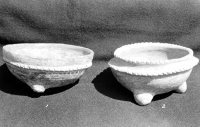 Cajetes trípodes