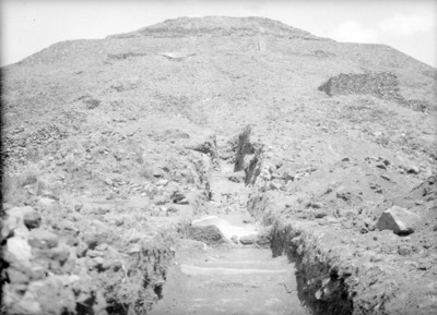 Excavación en la pirámide de la Luna