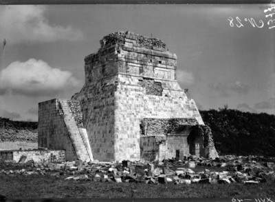 Templo de los Jaguares en restauración