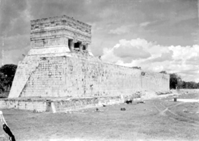 Templo de los Jaguares, vista lateral