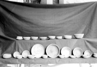 Colección de platos y vasijas
