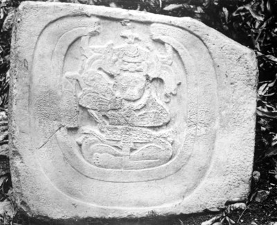 Piedra labrada N° 2 de Bonampak