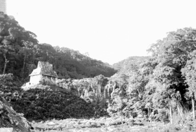 Templo de la Cruz, antes de su restauración, vista posterior