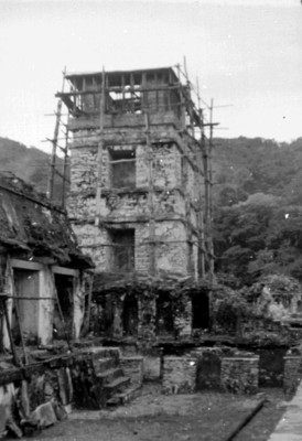 Torre de El Palacio durante restauración, vista parcial