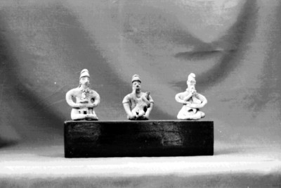 Figurillas femeninas sedentes con infantes, museo de Colima