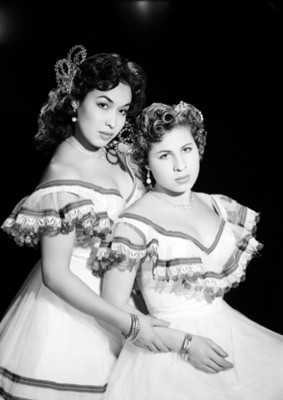 Hermanas Velázquez, cantantes